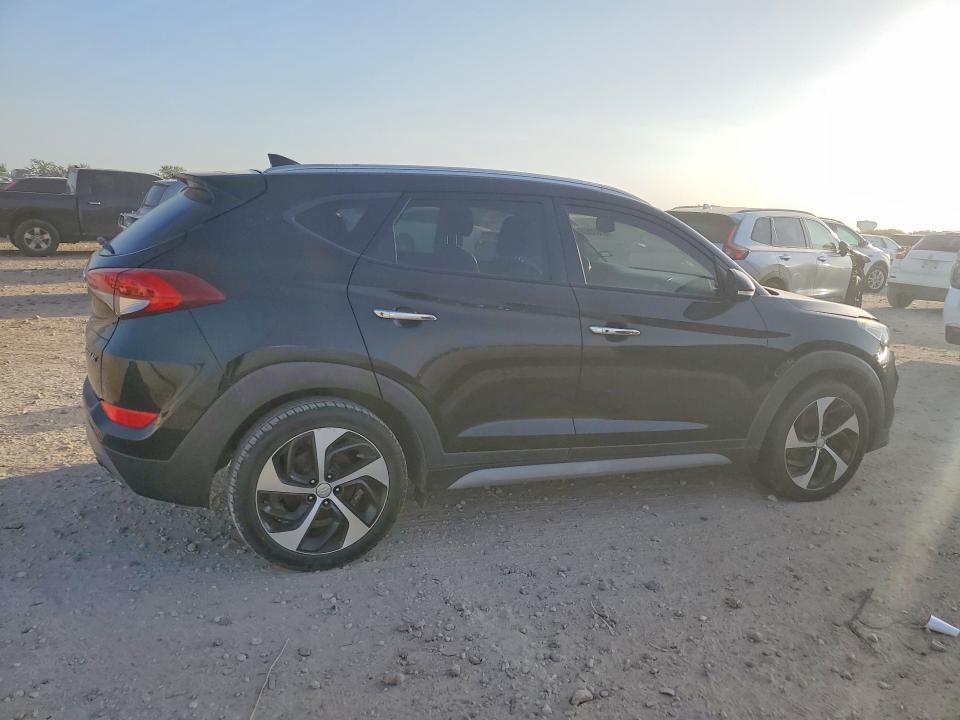 61872836 :رقم المزاد ، KM8J33A22JU789934 vin ، 2018 Hyundai Tucson مزاد بيع