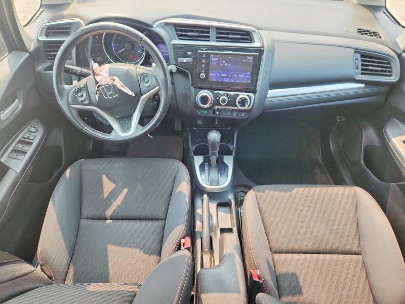 61034386 :رقم المزاد ، 3HGGK5H67JM710415 vin ، 2018 Honda Fit مزاد بيع