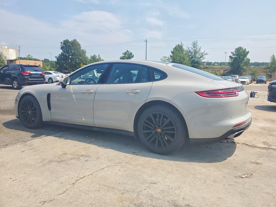 60658076 :رقم المزاد ، WP0AA2A71HL102782 vin ، 2017 Porsche Panamera مزاد بيع