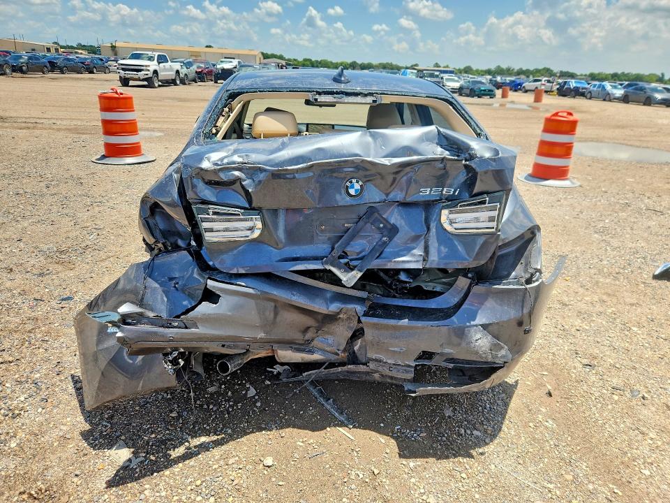 60206506 :رقم المزاد ، WBA3A5C56DF355611 vin ، 2013 Bmw 328 مزاد بيع
