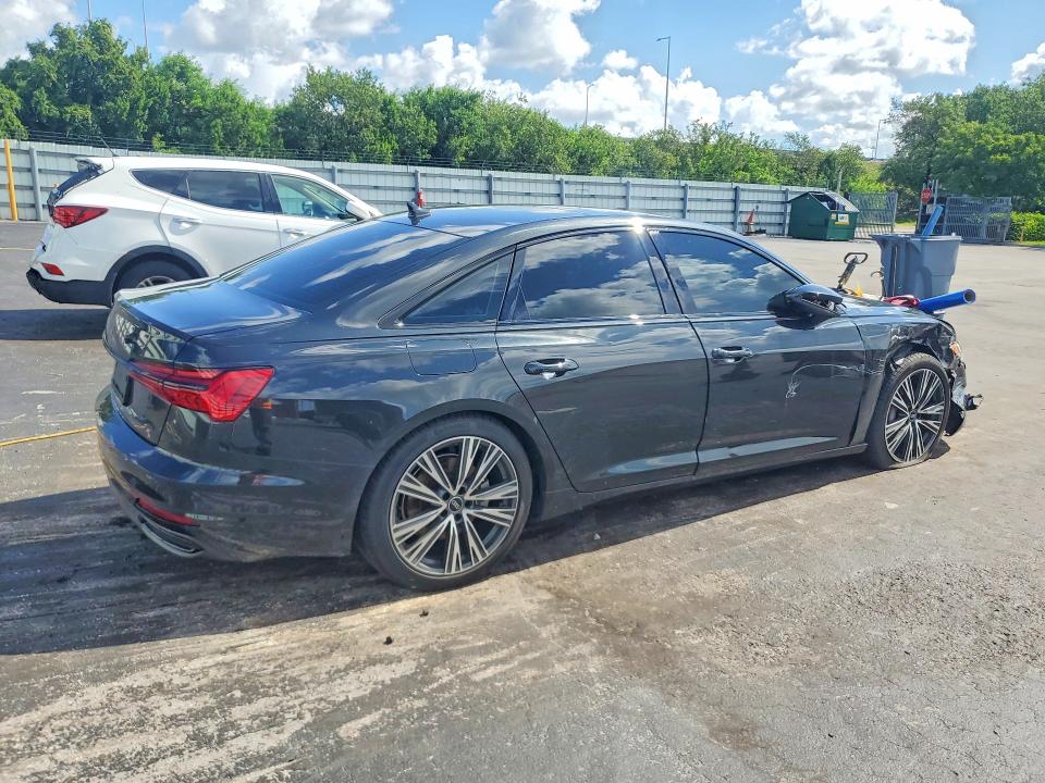 62912916 :رقم المزاد ، WAUE8AF24MN031612 vin ، 2021 Audi A6 مزاد بيع