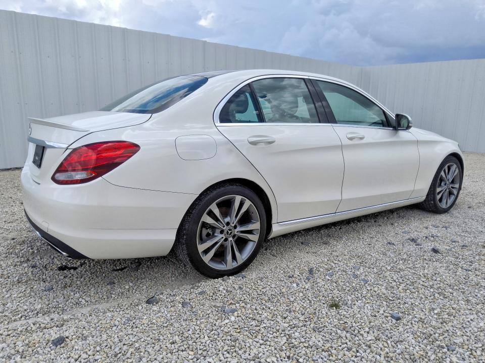 2017 Mercedes-benz C მანქანა იყიდება აუქციონზე, vin: 55SWF4JB0HU214269, აუქციონის ნომერი: 85617375