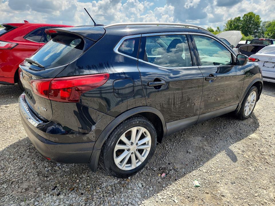 59230146 :رقم المزاد ، JN1BJ1CP4JW186373 vin ، 2018 Nissan Rogue Sport مزاد بيع
