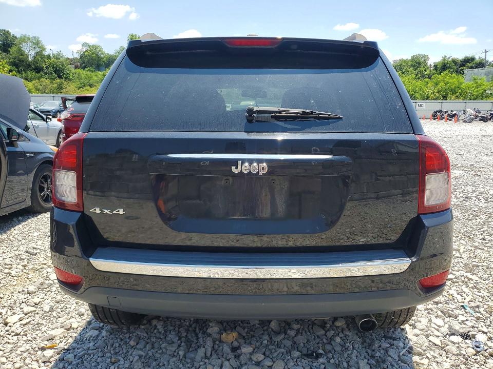 61363546 :رقم المزاد ، 1C4NJDEBXHD177521 vin ، 2017 Jeep Compass مزاد بيع