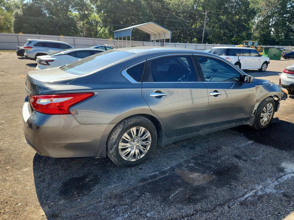 2017 Nissan Altima მანქანა იყიდება აუქციონზე, vin: 1N4AL3AP1HN323874, აუქციონის ნომერი: 60069916