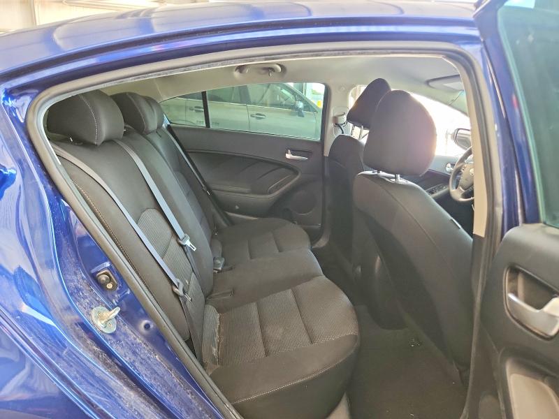 59820096 :رقم المزاد ، 3KPFK4A76HE156554 vin ، 2017 Kia Forte مزاد بيع