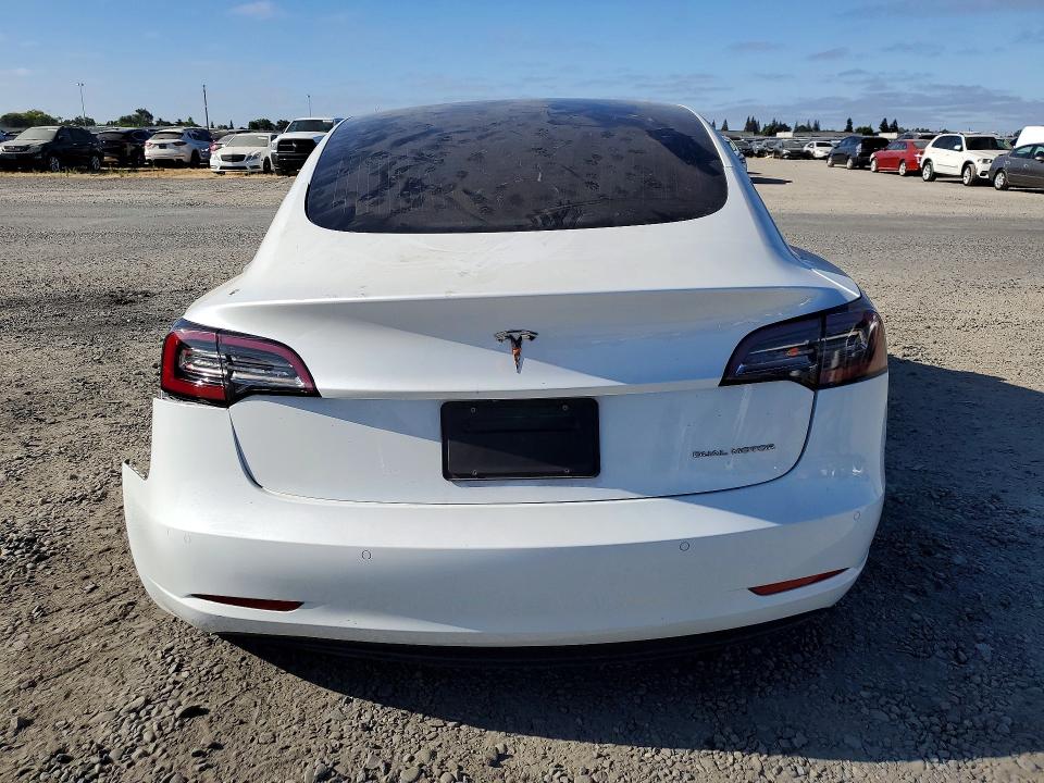 60071876 :رقم المزاد ، 5YJ3E1EB8KF191556 vin ، 2019 Tesla Model 3 مزاد بيع