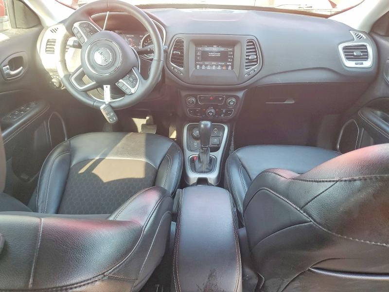 61069526 :رقم المزاد ، 3C4NJDBB1JT415535 vin ، 2018 Jeep Compass مزاد بيع