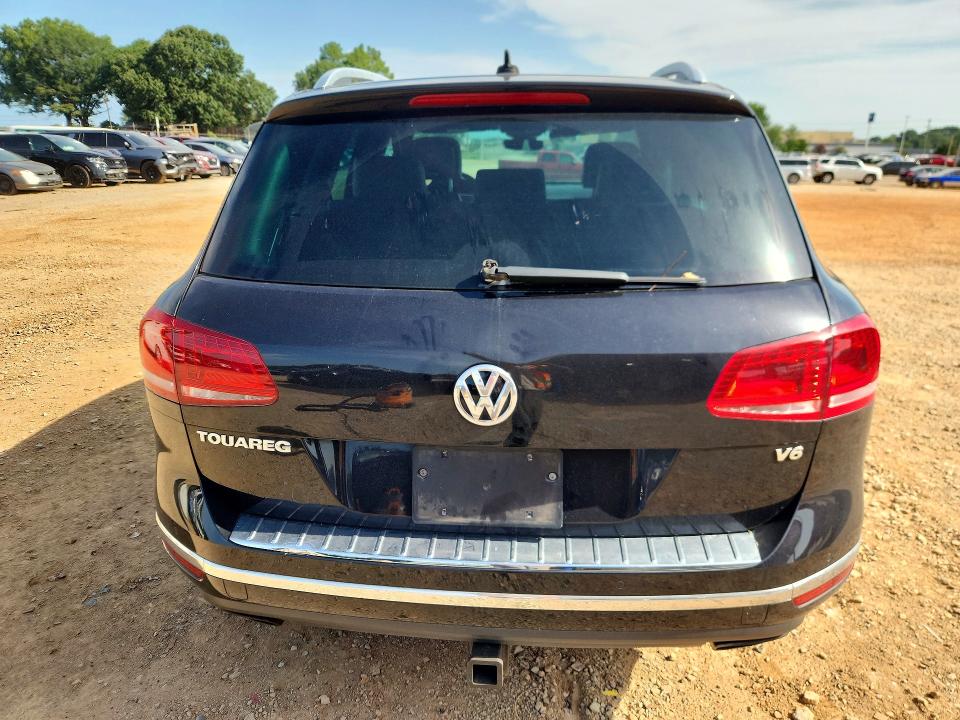 61713686 :رقم المزاد ، WVGRF7BP8HD004466 vin ، 2017 Volkswagen Tiguan مزاد بيع
