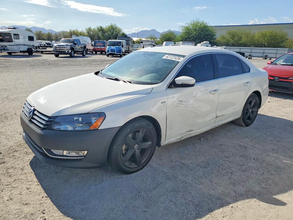 Продажа на аукционе авто 2015 Volkswagen Passat, vin: 1VWAT7A38FC109761, номер лота: 62122426