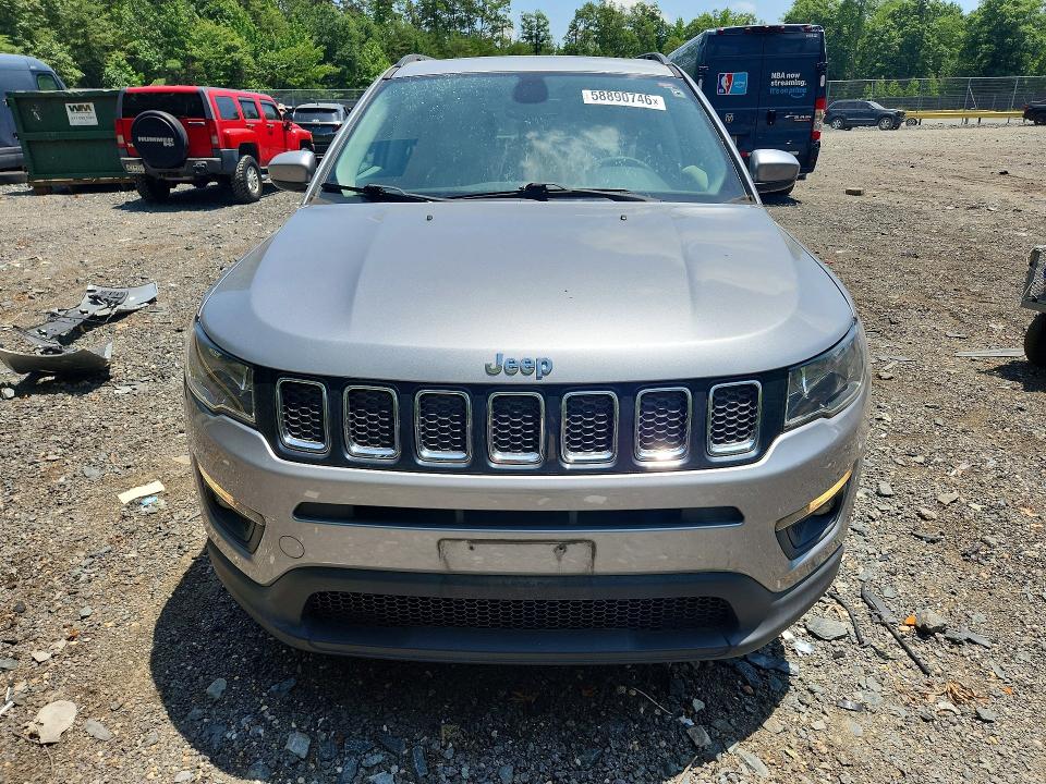 58890746 :رقم المزاد ، 3C4NJCBB5JT495190 vin ، 2018 Jeep Compass مزاد بيع