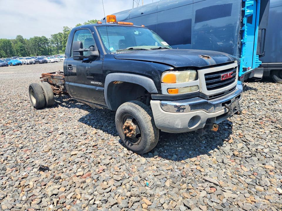 Продажа на аукционе авто 2004 Gmc New Sierra, vin: 1GDJC34U24E285170, номер лота: 58258576