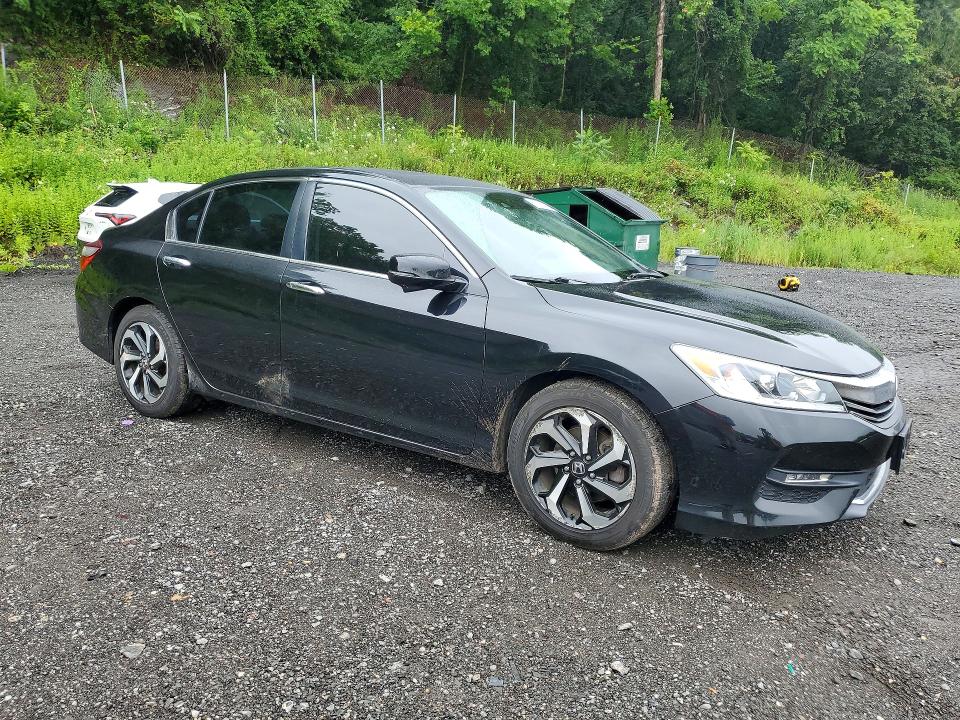 60147786 :رقم المزاد ، 1HGCR2F00GA064115 vin ، 2016 Honda Accord مزاد بيع