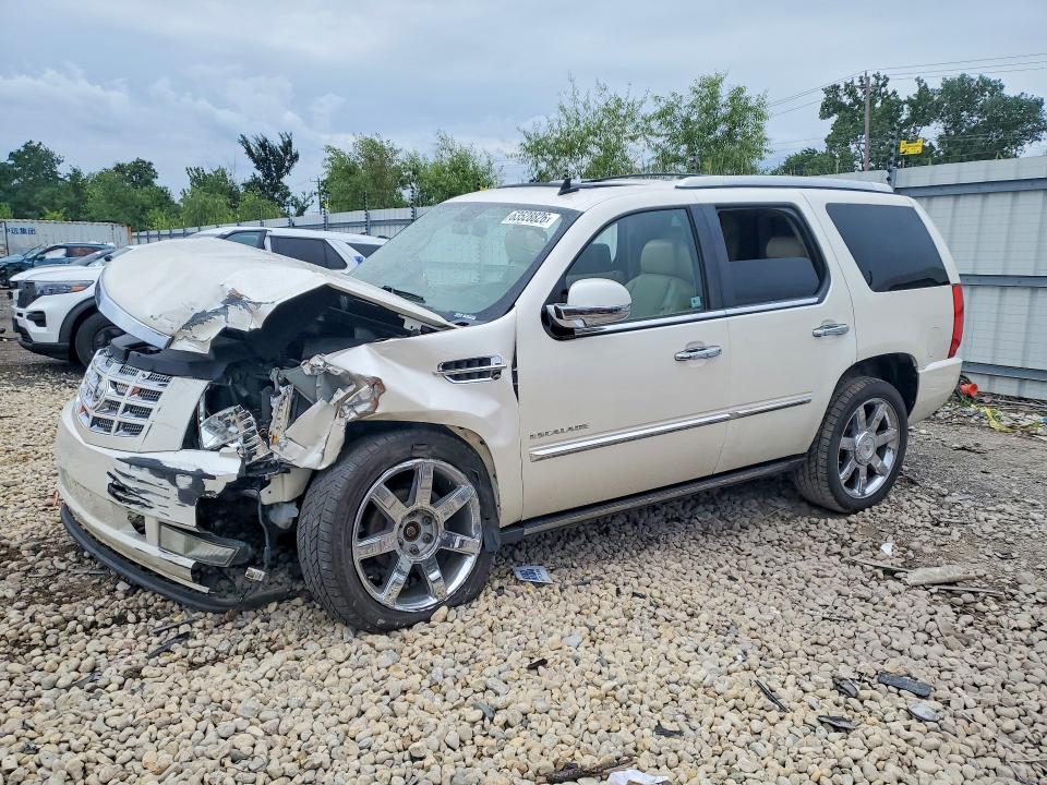 63528826 :رقم المزاد ، 1GYS4CEF2BR216839 vin ، 2011 Cadillac Escalade مزاد بيع