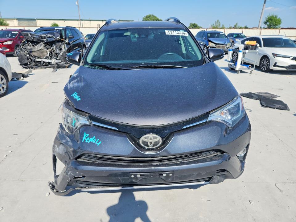 62140336 :رقم المزاد ، 2T3WFREV3JW405753 vin ، 2018 Toyota Rav4 مزاد بيع