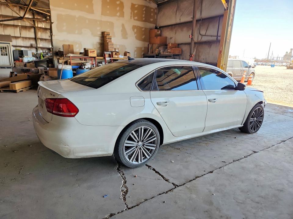 60420696 :رقم المزاد ، 1VWBT7A38EC117457 vin ، 2014 Volkswagen Passat مزاد بيع