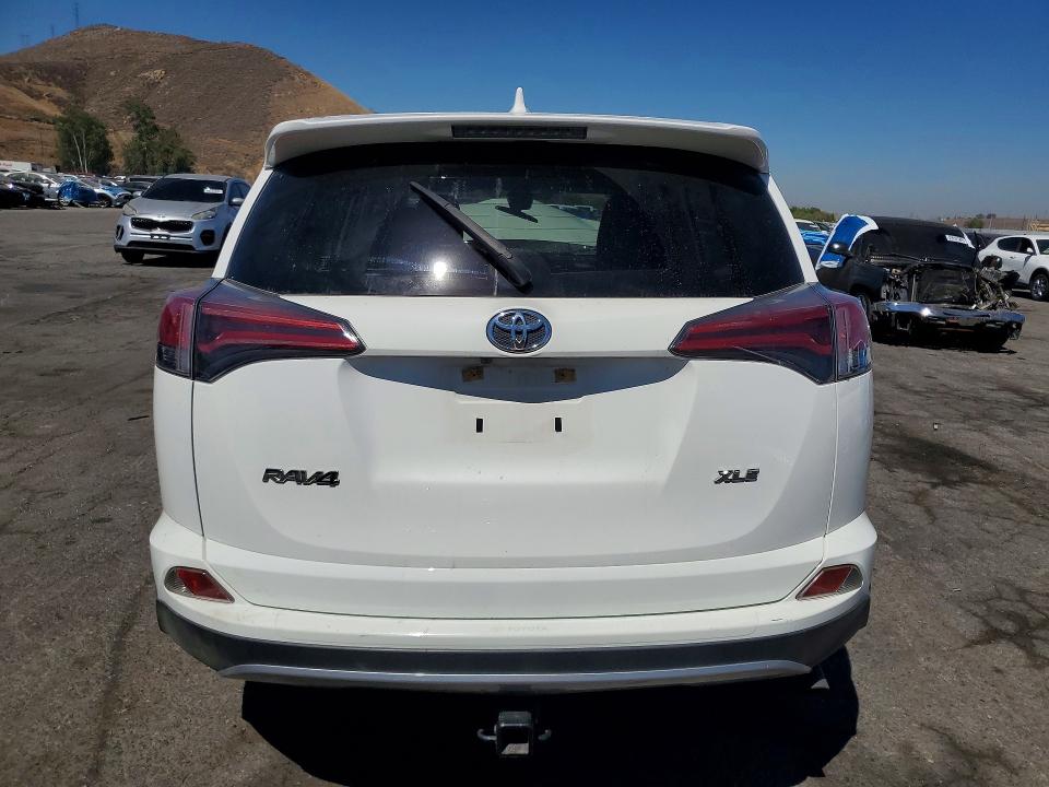 60485156 :رقم المزاد ، JTMWFREVXJJ184716 vin ، 2018 Toyota Rav4 مزاد بيع