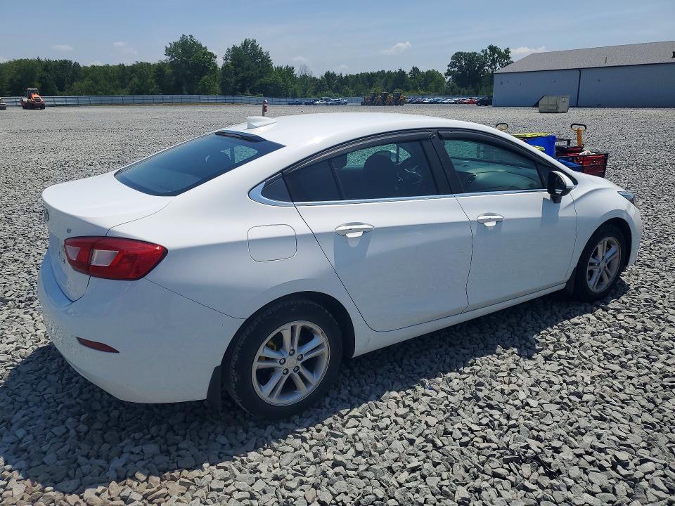 60080606 :رقم المزاد ، 1G1BE5SM7H7270894 vin ، 2017 Chevrolet Cruze مزاد بيع