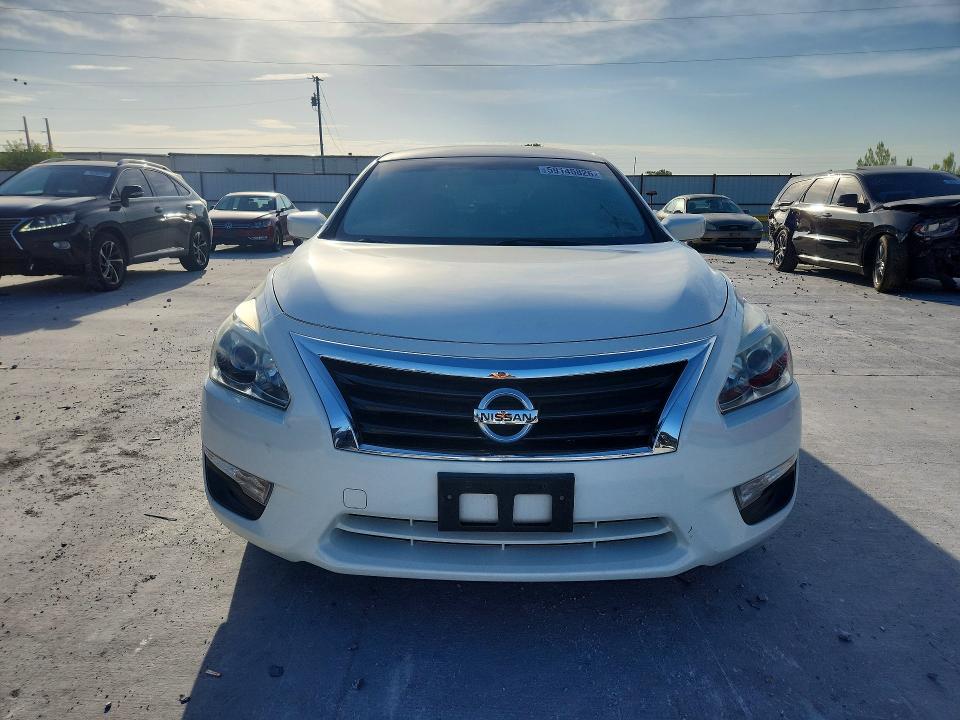 59145826 :رقم المزاد ، 1N4AL3AP9FC272617 vin ، 2015 Nissan Altima مزاد بيع