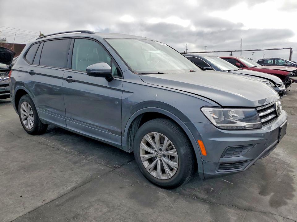 Продажа на аукционе авто 2019 Volkswagen Tiguan, vin: 3VV1B7AX0KM196395, номер лота: 61696986