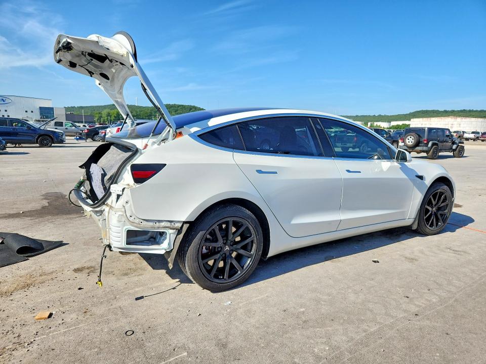 Продажа на аукционе авто 2018 Tesla Model 3, vin: 5YJ3E1EA0JF005689, номер лота: 59388106
