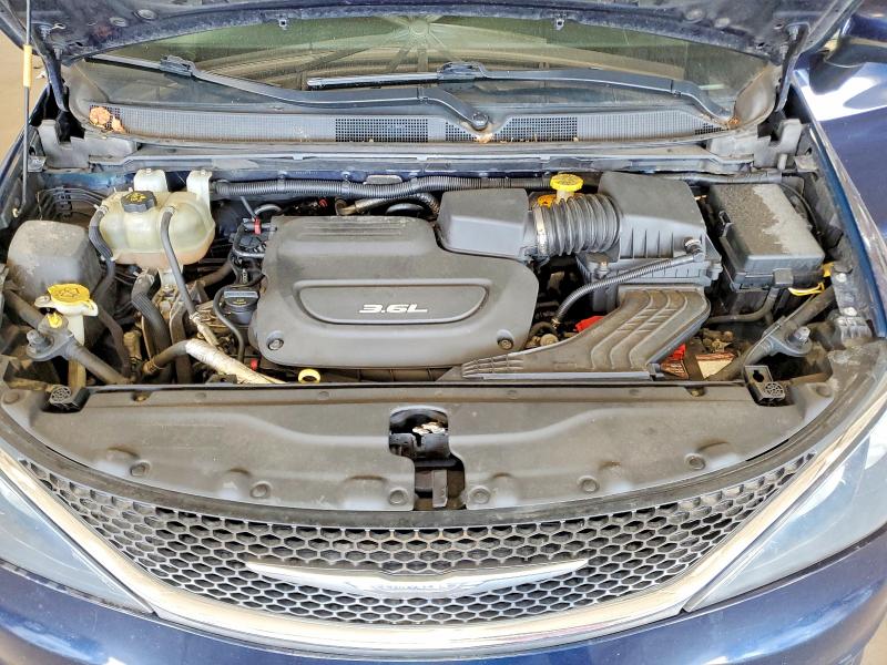 60389006 :رقم المزاد ، 2C4RC1DG8HR522212 vin ، 2017 Chrysler Pacifica مزاد بيع