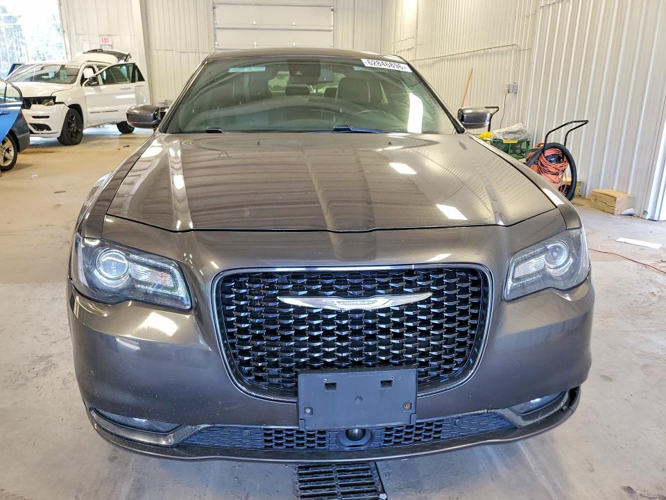 62846896 :رقم المزاد ، 2C3CCAGG3JH300534 vin ، 2018 Chrysler 300 مزاد بيع
