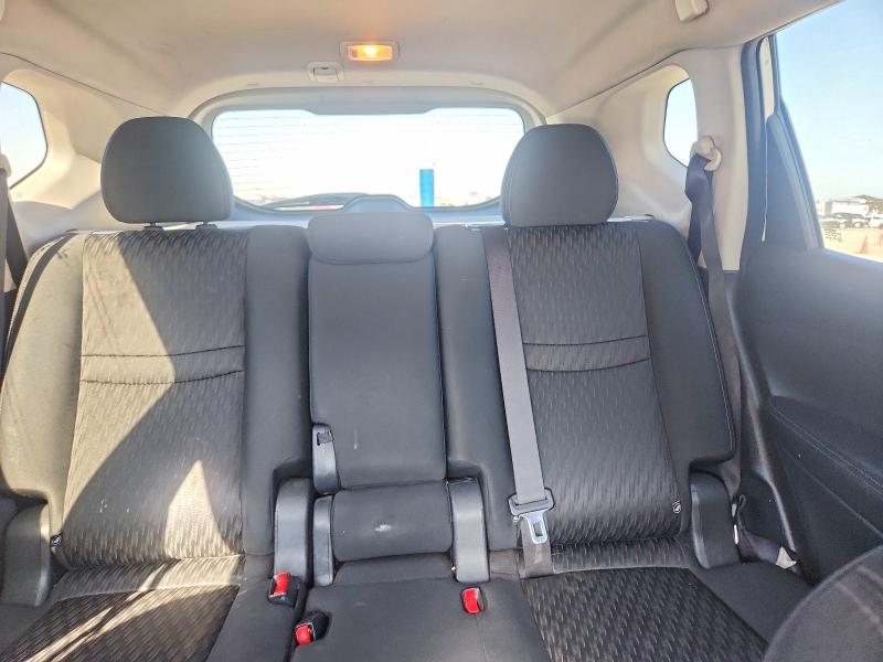 61072756 :رقم المزاد ، KNMAT2MT6JP600008 vin ، 2018 Nissan Rogue مزاد بيع