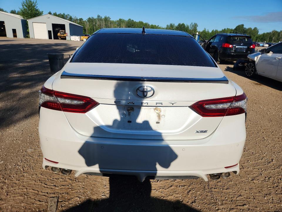 Auction sale of the 2018 Toyota Camry, vin: 4T1B61HK4JU126581, lot number: 59321266