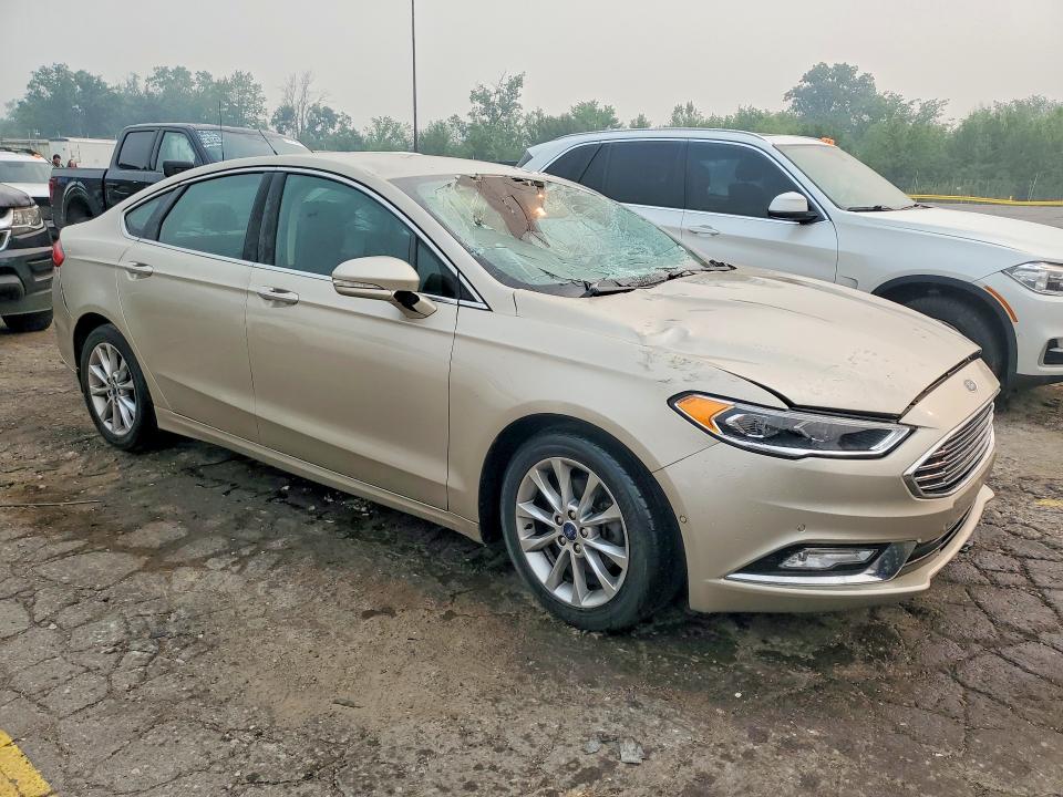 61475856 :رقم المزاد ، 3FA6P0LU4HR100348 vin ، 2017 Ford Fusion مزاد بيع
