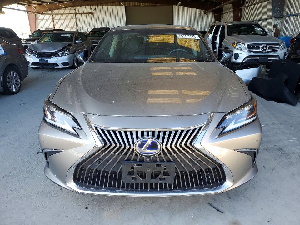 61553776 :رقم المزاد ، 58AE21B17LU012174 vin ، 2020 Lexus Es مزاد بيع