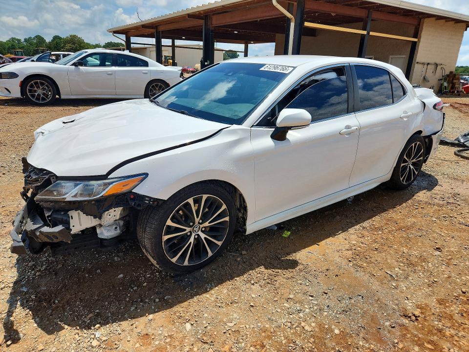 Auction sale of the 2018 Toyota Camry, vin: 4T1B11HK9JU007522, lot number: 61296766