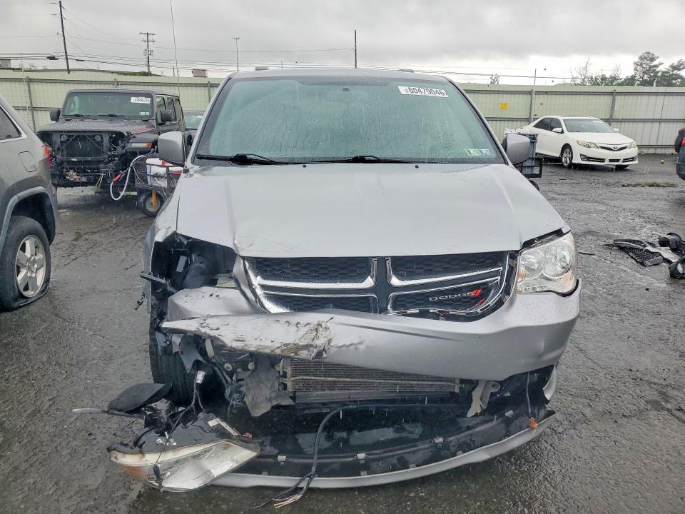 60479046 :رقم المزاد ، 2C4RDGCGXJR267604 vin ، 2018 Dodge Grand Caravan مزاد بيع