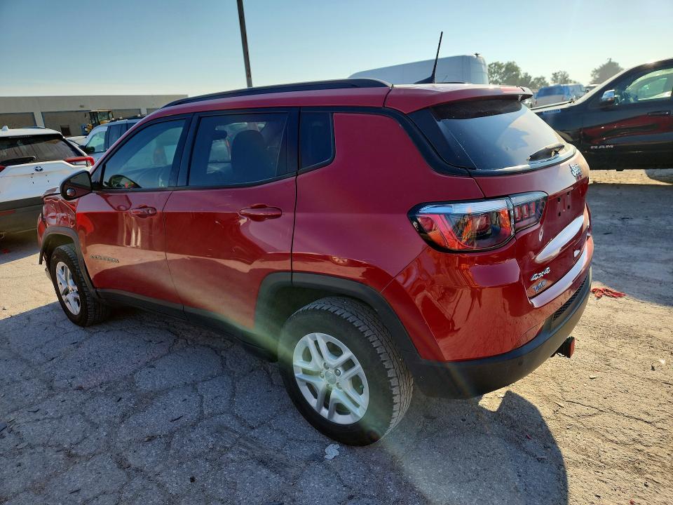 60653686 :رقم المزاد ، 3C4NJDAB3JT455181 vin ، 2018 Jeep Compass مزاد بيع