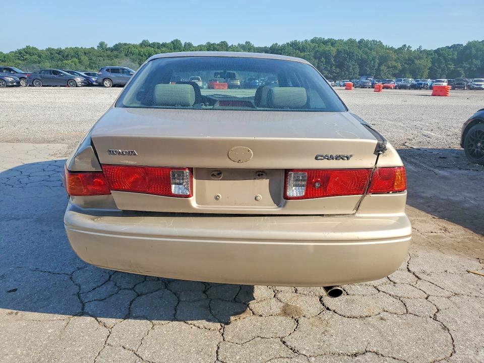 60198946 :رقم المزاد ، 4T1BG22K91U028948 vin ، 2001 Toyota Camry مزاد بيع