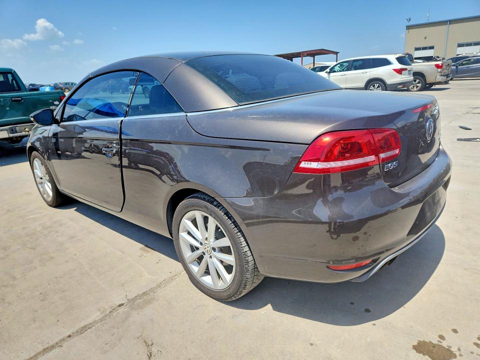 61284036 :رقم المزاد ، WVWBW8AH6FV000624 vin ، 2015 Volkswagen Eos مزاد بيع