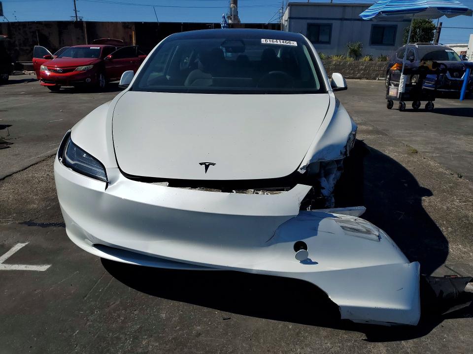 61641466 :رقم المزاد ، 5YJ3E1EA7SF880494 vin ، 2025 Tesla Model 3 مزاد بيع