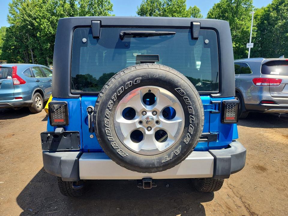 59604226 :رقم المزاد ، 1C4AJWBG0FL748639 vin ، 2015 Jeep Wrangler مزاد بيع