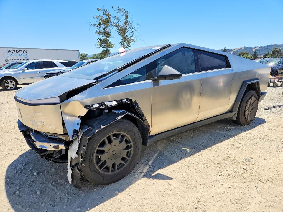 Auction sale of the 2024 Tesla Cybertruck, vin: 7G2CEHED1RA022557, lot number: 60273976
