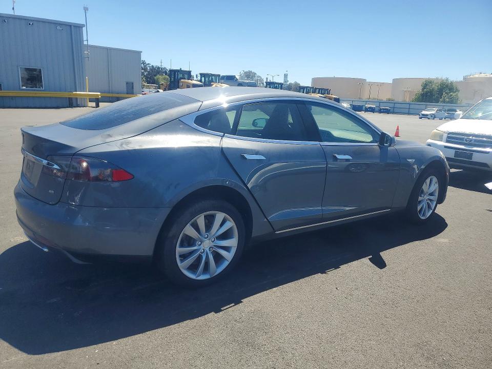 61051146 :رقم المزاد ، 5YJSA1H16EFP37446 vin ، 2014 Tesla Model S مزاد بيع