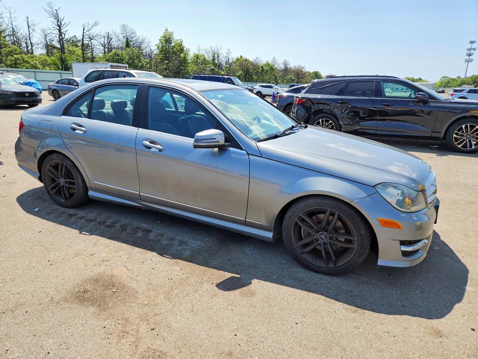 2012 Mercedes-benz C მანქანა იყიდება აუქციონზე, vin: WDDGF8BB9CR196732, აუქციონის ნომერი: 62687066