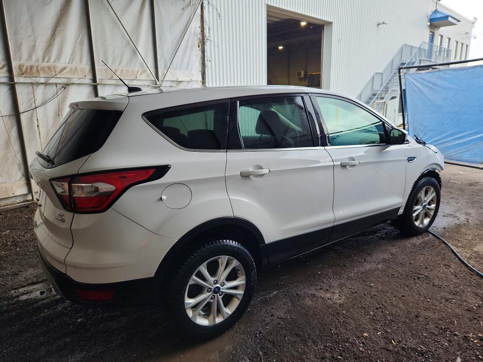 2017 Ford Escape მანქანა იყიდება აუქციონზე, vin: 1FMCU9GD7HUD61630, აუქციონის ნომერი: 60110096