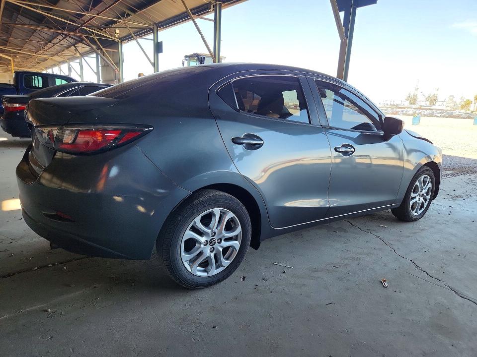 60493936 :رقم المزاد ، 3MYDLBYV1JY306413 vin ، 2018 Toyota Yaris Ia مزاد بيع