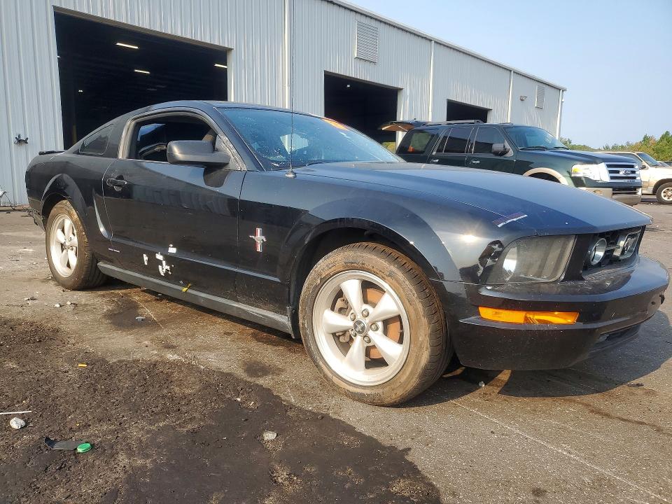 Продажа на аукционе авто 2007 Ford Mustang, vin: 1ZVHT80N775366889, номер лота: 61394546