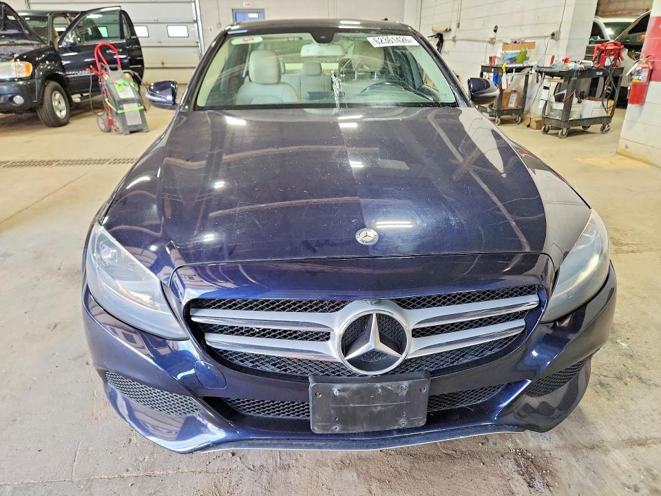 62361426 :رقم المزاد ، 55SWF4KB4GU162058 vin ، 2016 Mercedes-benz C مزاد بيع