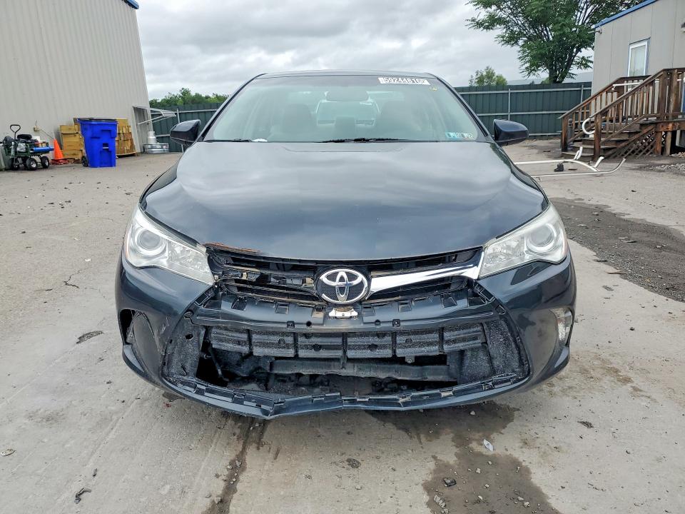 59244816 :رقم المزاد ، 4T1BF1FK0GU257664 vin ، 2016 Toyota Camry مزاد بيع