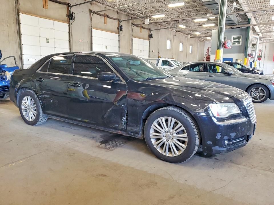 2014 Chrysler 300 მანქანა იყიდება აუქციონზე, vin: 2C3CCARG0EH323188, აუქციონის ნომერი: 61203246