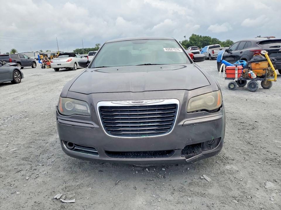 2014 Chrysler 300 მანქანა იყიდება აუქციონზე, vin: 2C3CCABG9EH165055, აუქციონის ნომერი: 62621576
