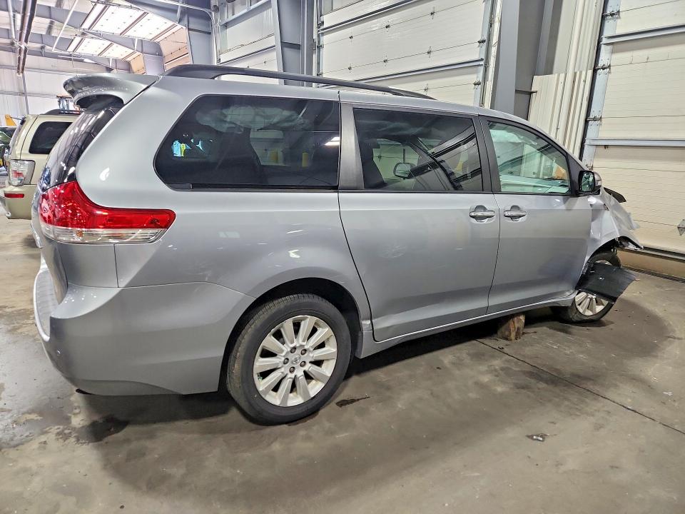 2013 Toyota Sienna მანქანა იყიდება აუქციონზე, vin: 5TDDK3DC0DS055486, აუქციონის ნომერი: 55948636