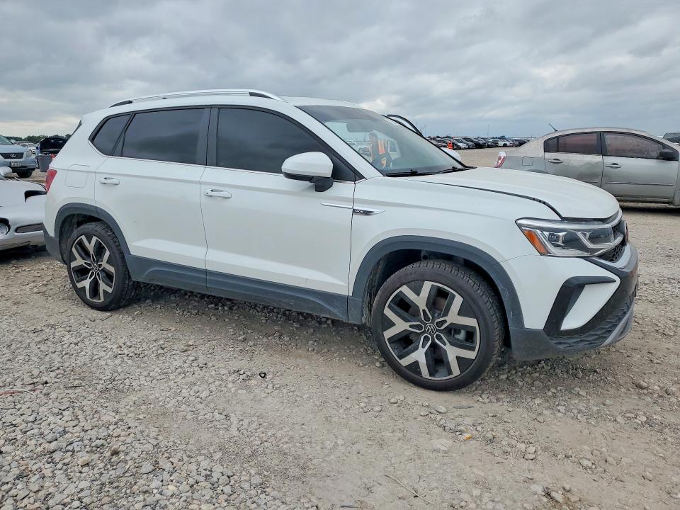 Продажа на аукционе авто 2022 Volkswagen Taos, vin: 3VV2X7B2XNM066315, номер лота: 62257516